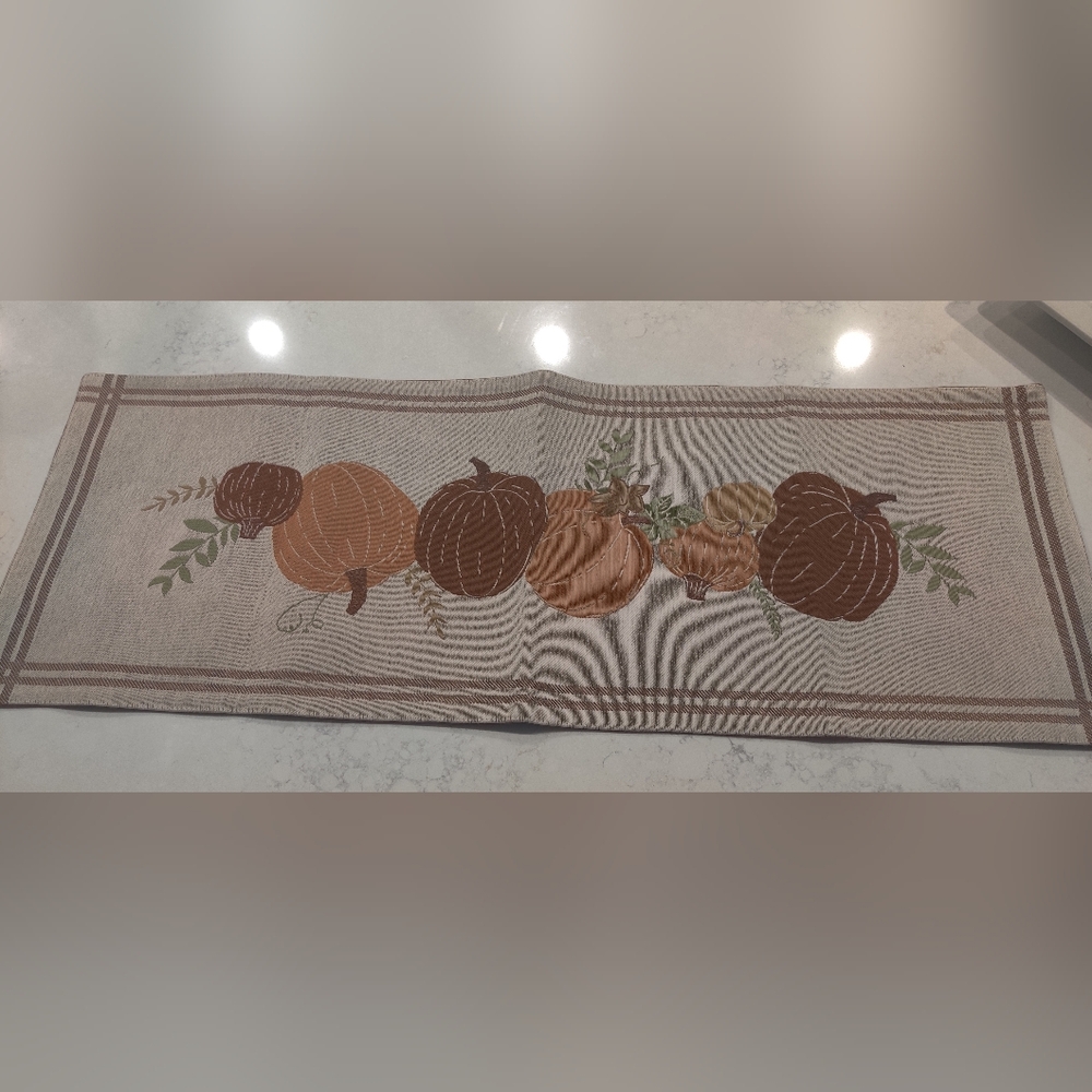 Thanksgiving Fall Pumpkin Table Runner